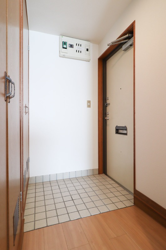 玄関　図面と現状に相違がある場合には現状を優先