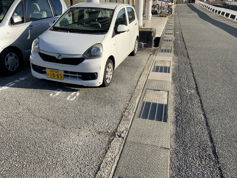 【シャルムみつひろの駐車場】