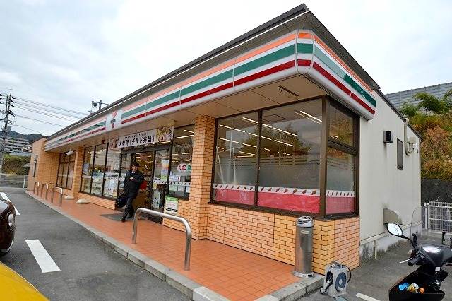 【広島市安佐北区口田のアパートのコンビニ】