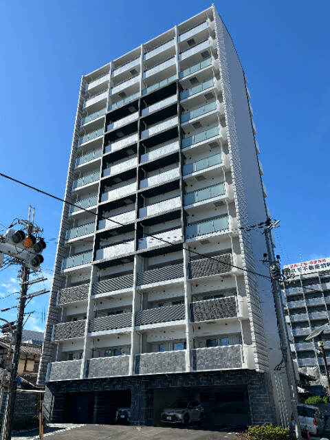 東大阪市西堤のマンションの建物外観