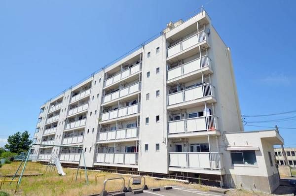 【ビレッジハウス堀岡2号棟の建物外観】