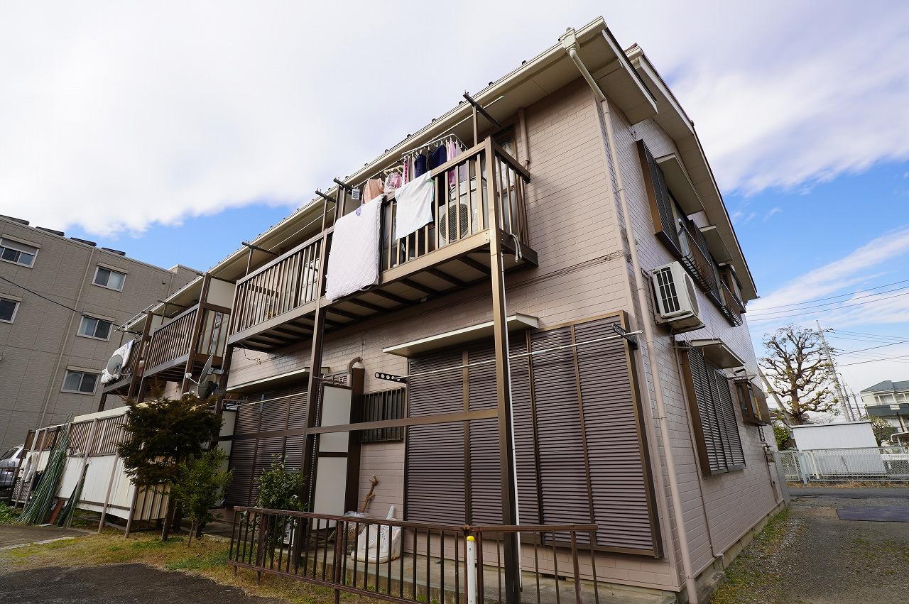 【川崎市多摩区菅馬場のアパートの建物外観】