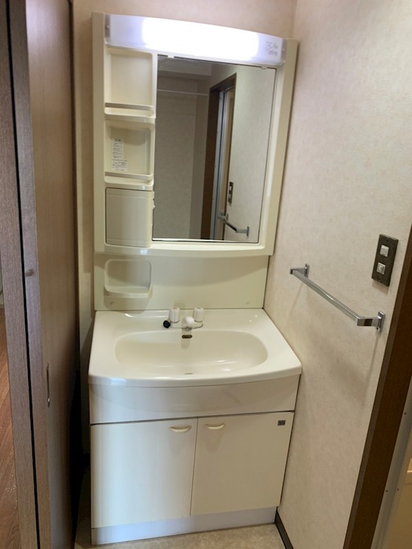 洗面設備　反転部屋参照