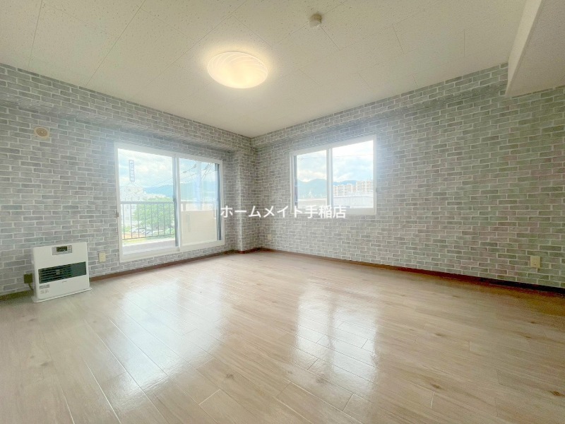 居室・リビング　明るく広々リビングスペース♪