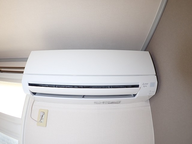 その他設備　洋室にエアコン完備