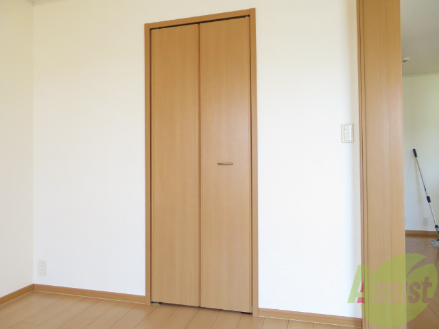 収納　寝室にあったクローゼット。荷物がたくさんあっても大丈夫。