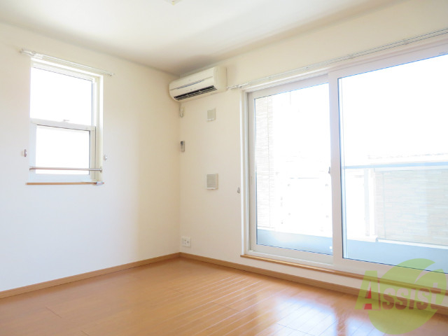 居室・リビング　広くてキレイなお部屋が広がっていて、充実した生活が送れそう。