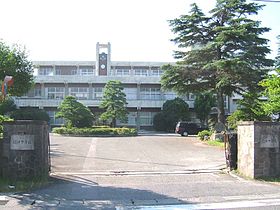 中学校　淀江中学校（中学校）まで2591m