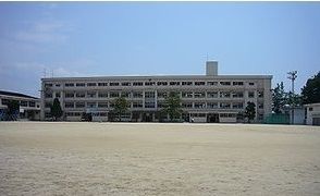 中学校　祇園中学校（中学校）まで900m