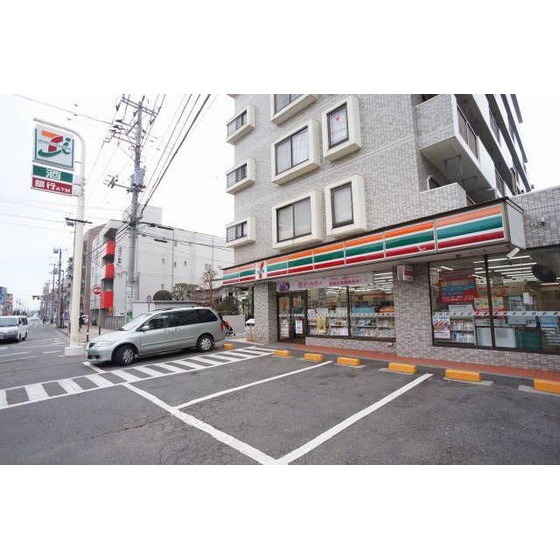 コンビニ　セブンイレブン横浜長津田南口店（コンビニ）まで332m