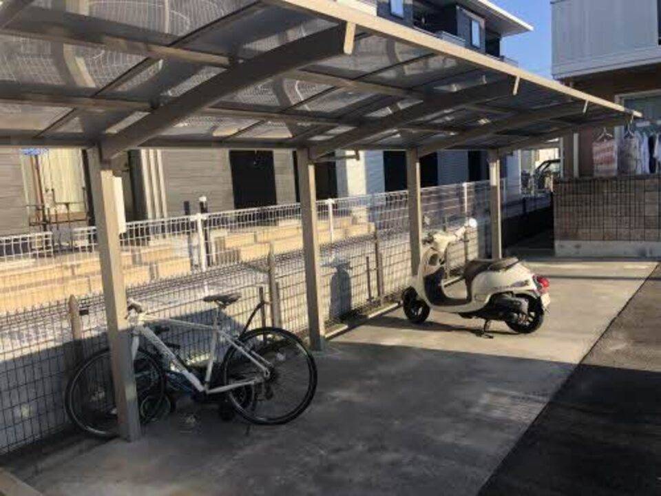 駐車場　駐輪場