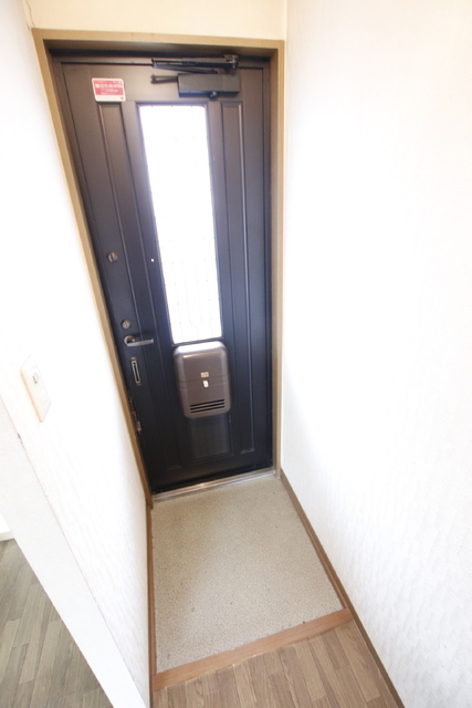 玄関　※クリーニング前