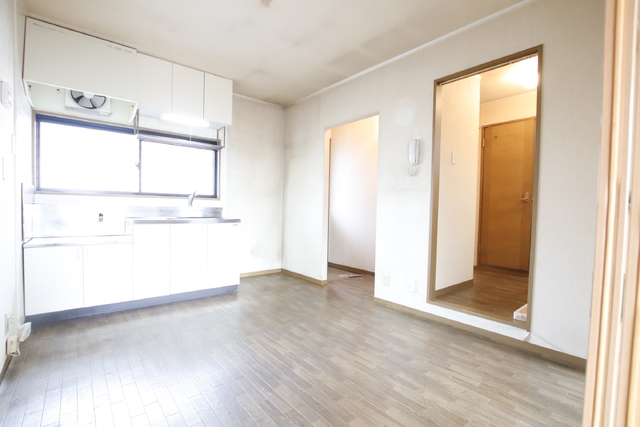 居室・リビング　※クリーニング前