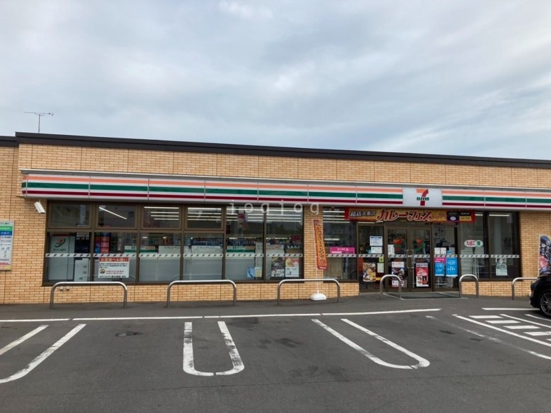 コンビニ　セブンイレブン深川4条店（コンビニ）まで440m