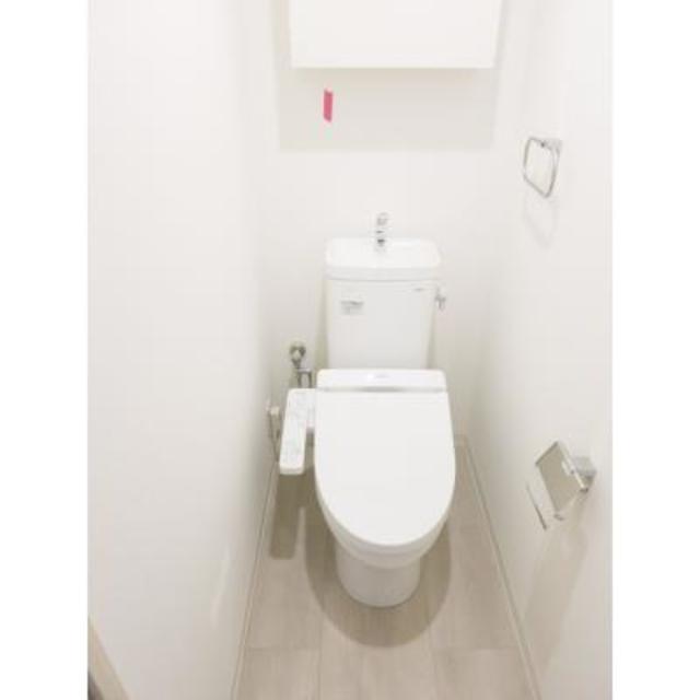 トイレ　※写真は同タイプ住戸です。