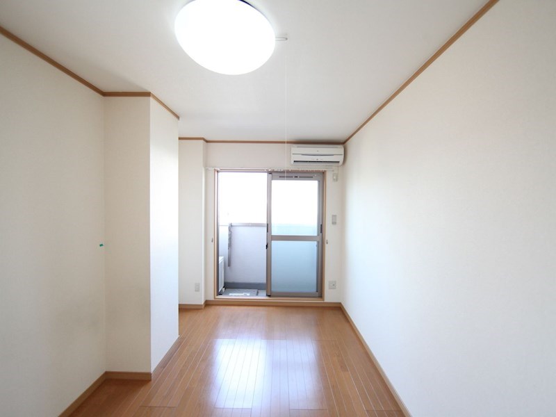 その他部屋・スペース　洋室7.0帖　エアコン付　収納スペース充実