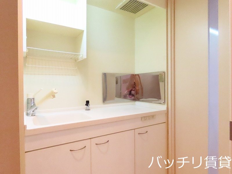 キッチン　同型タイプの為、現状を優先いたします。
