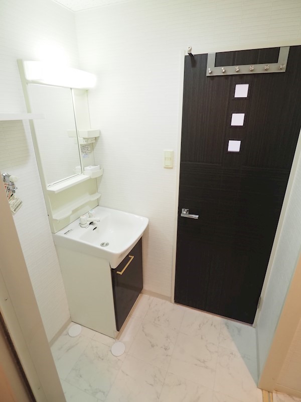 洗面設備　脱衣所あり。洗面とトイレが別になっているタイプです。