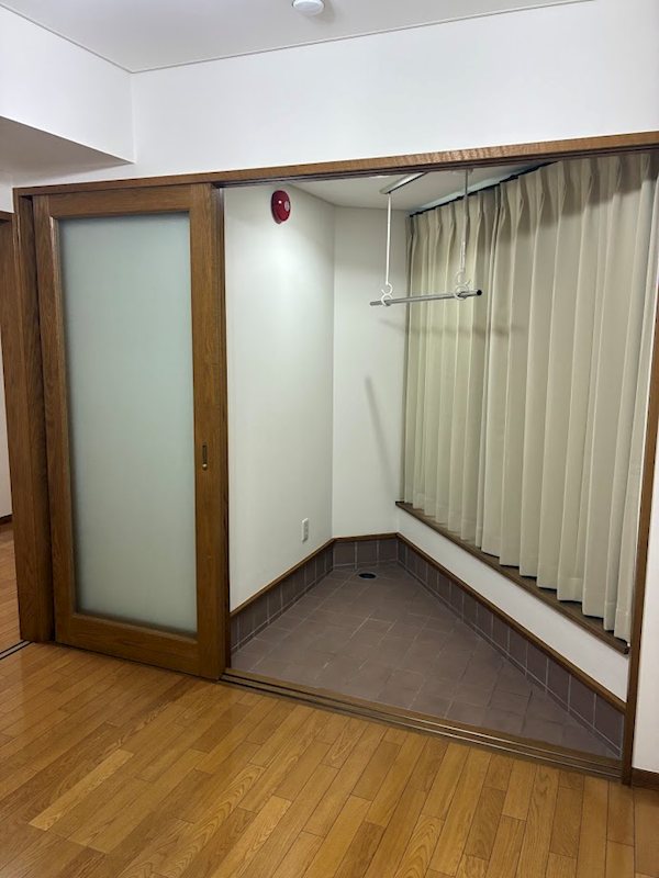 バルコニー　室内物干し