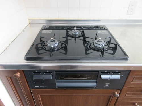 その他設備　３口ガスコンロ※前回募集時の写真２０２３年１１月