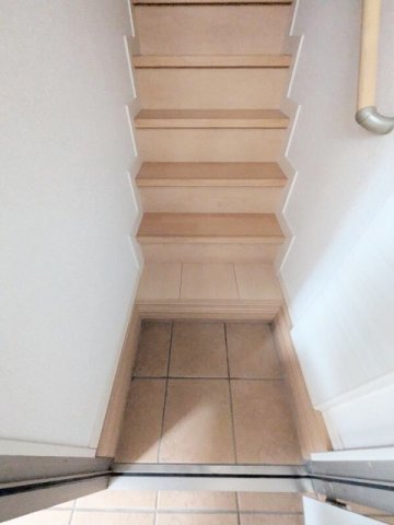 玄関　ゆったりとした玄関スペースです♪