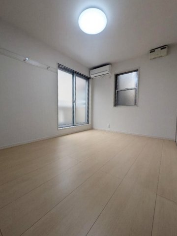 居室・リビング　開放感のあるゆったりとしたお部屋です♪