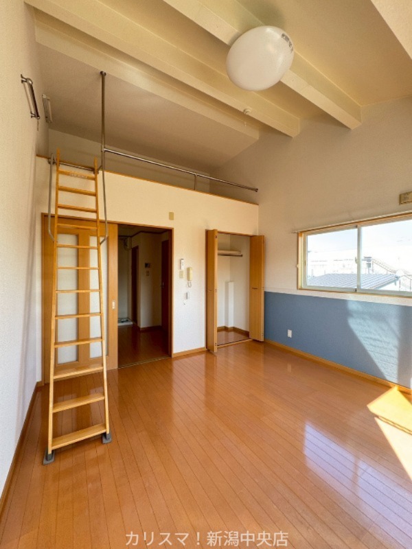 居室・リビング　※別部屋参考写真