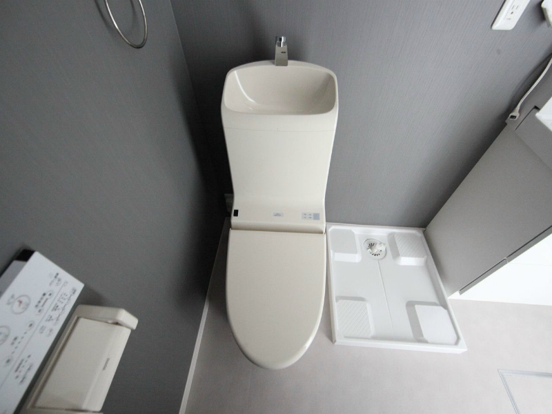 トイレ　温水洗浄暖房便座付トイレ