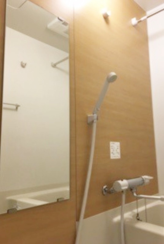 バス・シャワールーム　雨の日でも安心の浴室乾燥機付きです♪