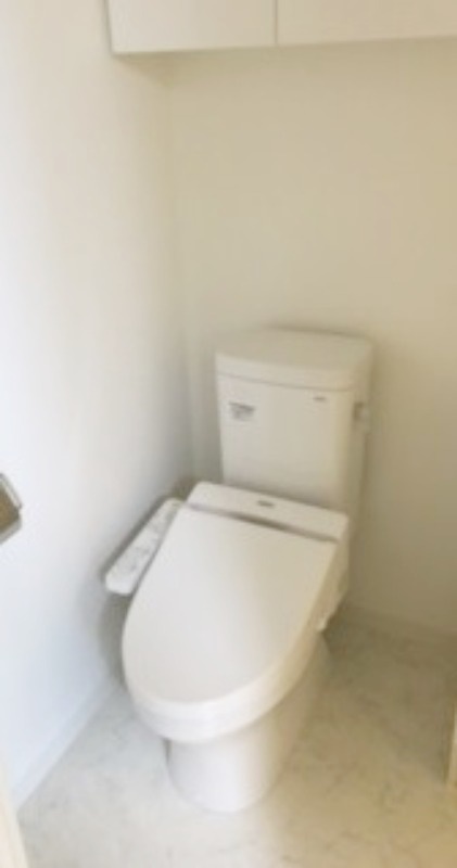 トイレ　嬉しい温水洗浄便座♪