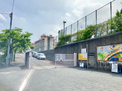 小学校　福岡市立香椎下原小学校（小学校）まで438m