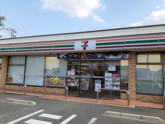 コンビニ　セブンイレブン碧南掘方町店（コンビニ）まで390m