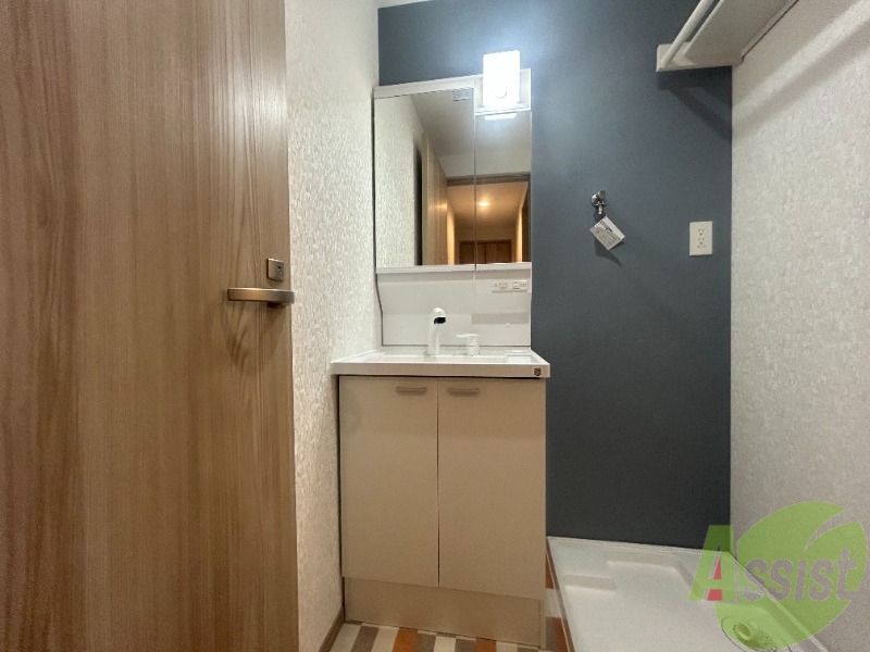 洗面設備　シャンプードレッサーなので身支度しやすそうですね。