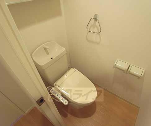 トイレ　ウォシュレット付トイレです。