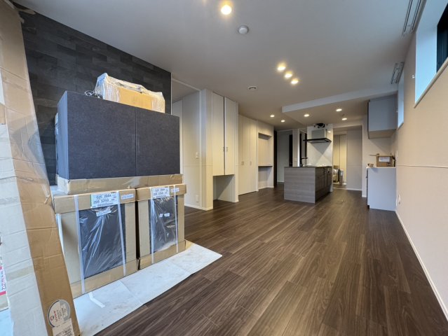 居室・リビング　★明るいフローリングの角部屋です★