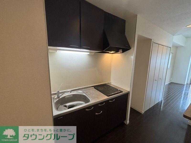 キッチン　※同建物別室設備施工例　現況優先