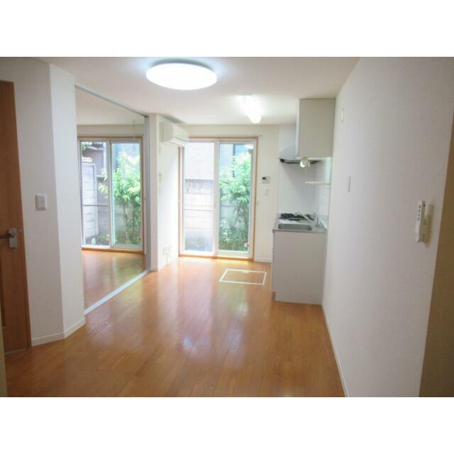 居室・リビング　同建物、別部屋の写真を使用しております。