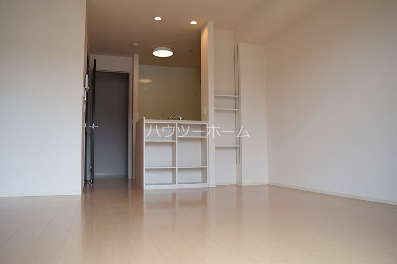 居室・リビング　とっても明るい広々リビングです。