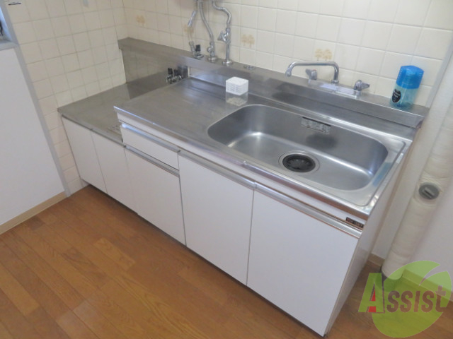 キッチン　キッチンには調理スペースもありますよ！お料理がはかどりそう。