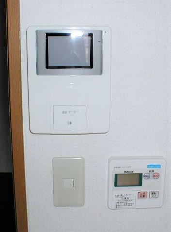 セキュリティ　写真は１号室（２号室は反転タイプ）