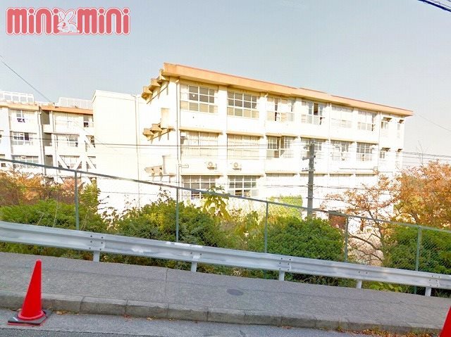 小学校　西宮市立苦楽園小学校（小学校）まで888m