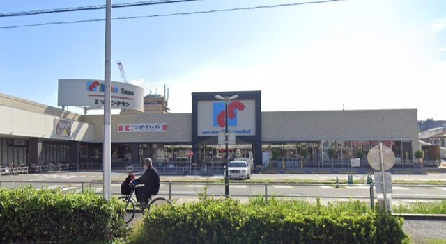 スーパー　万代　豊中豊南店（スーパー）まで989m