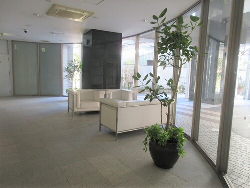 ロビー　マンションロビー※前回募集時の写真２０２４年１月撮影