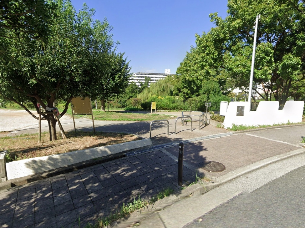 公園　少路１丁目公園（公園）まで127m