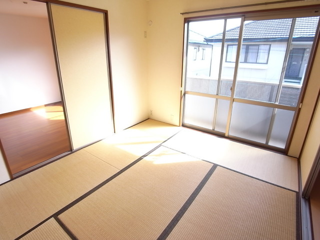 その他部屋・スペース　リビング隣接の和室