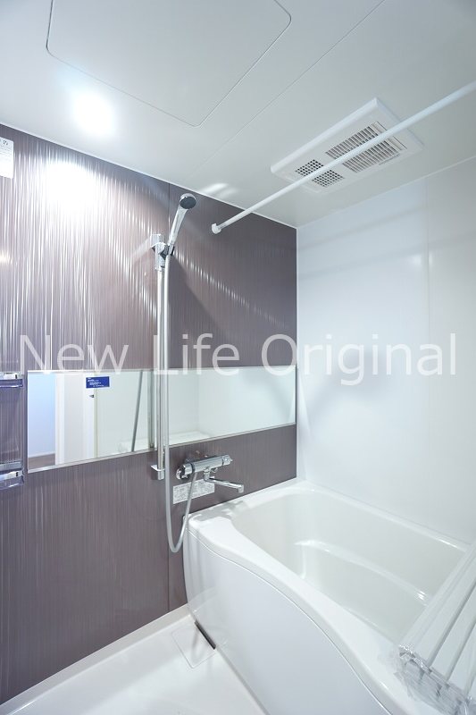 バス・シャワールーム　快適な浴室乾燥機付きです☆