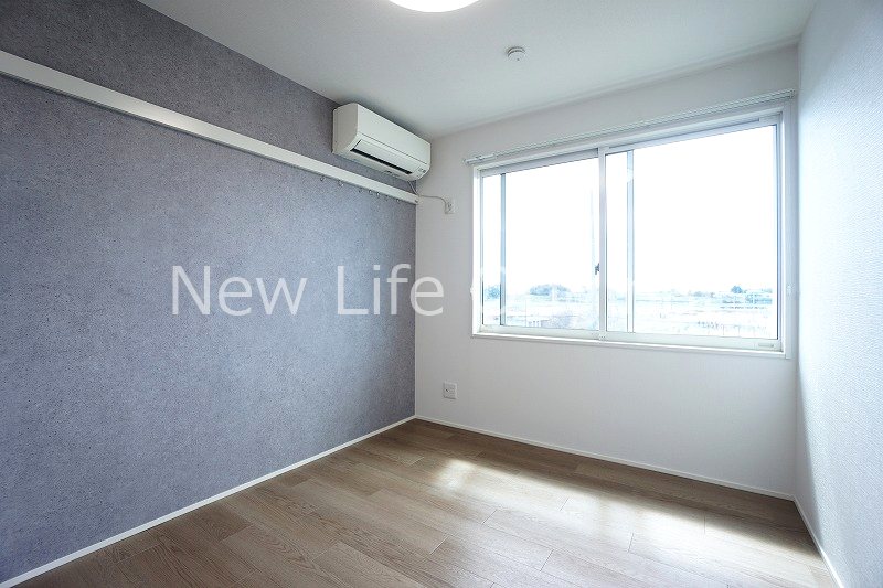 その他部屋・スペース　アクセントクロスが特徴の洋室です☆