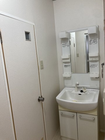 洗面設備　独立洗面化粧台付き