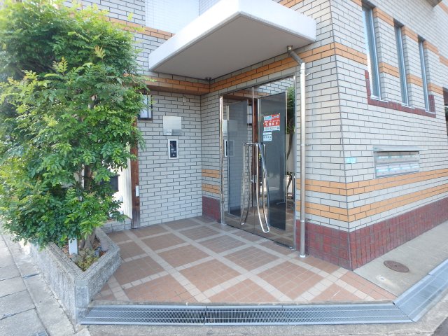 エントランス　毎日通るエントランスはこのようになっています