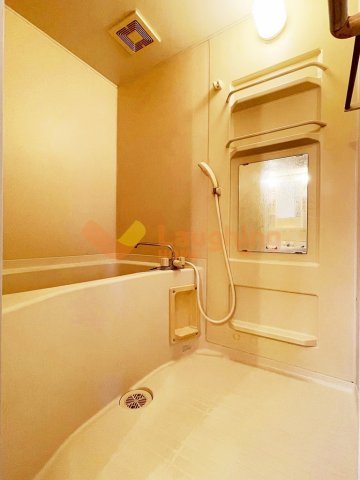 バス・シャワールーム　同建物の別タイプの写真です